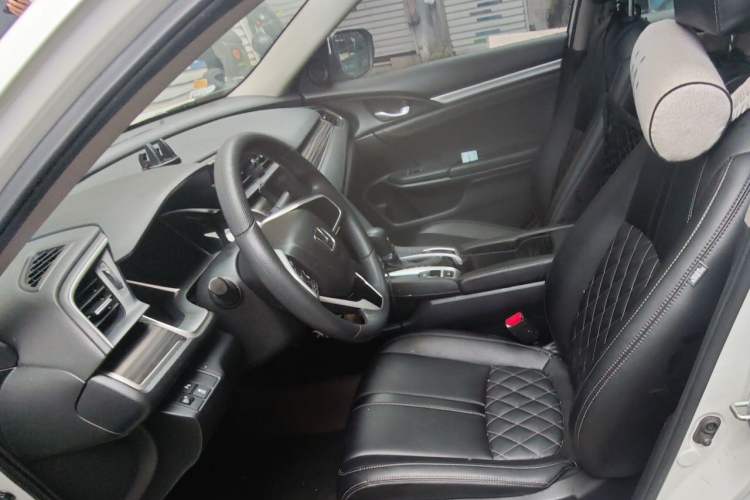 Used Honda Civic 2019 220TURBO CVT Dynamic Edition China V Left Front Seat