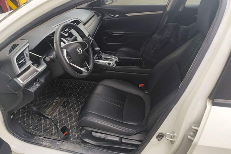 Used Honda Civic 2019 220TURBO CVT Dynamic Edition China VI Left Front Seat