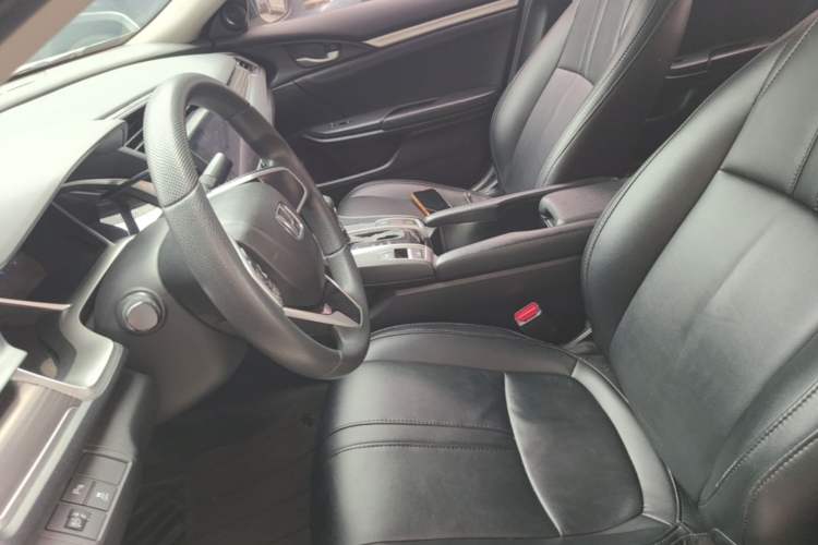 Used Honda Civic 2019 220TURBO CVT Dynamic Edition China VI Left Front Seat