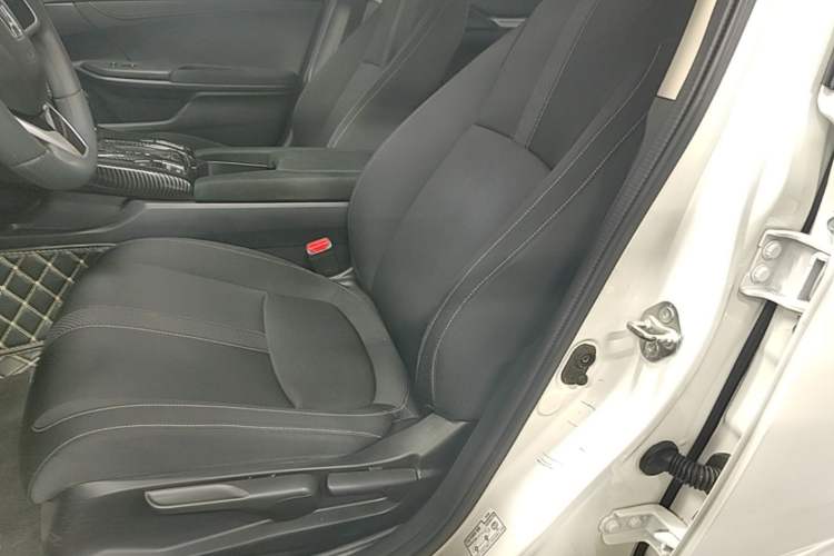 Used Honda Civic 2019 220TURBO CVT Dynamic Edition China VI Left Front Seat