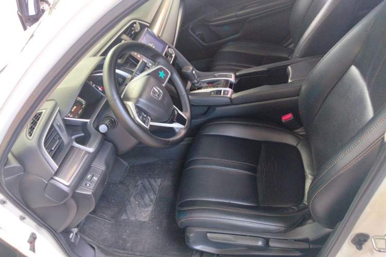 Used Honda Civic 2019 220TURBO CVT Dynamic Edition China VI Left Front Seat