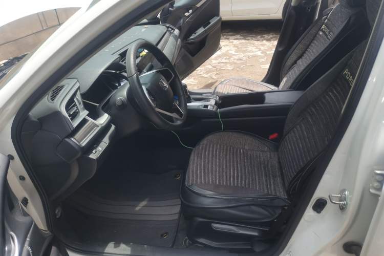 Used Honda Civic 2019 220TURBO CVT Dynamic Edition China VI Emission Standard Left Front Seat