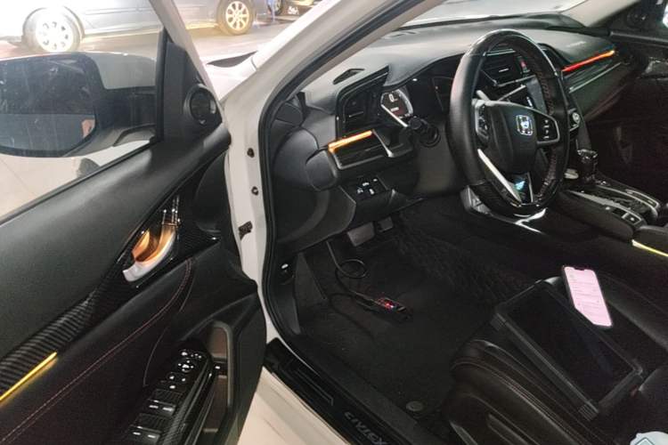 Used Honda Civic 2019 220TURBO CVT Dynamic Edition China VI Left Front Seat