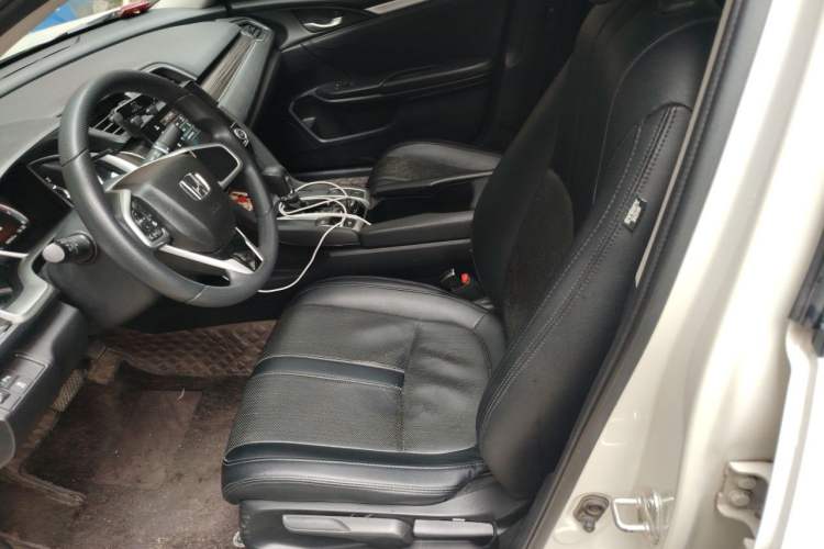 Used Honda Civic 2019 220TURBO CVT Dynamic Edition China V Left Front Seat