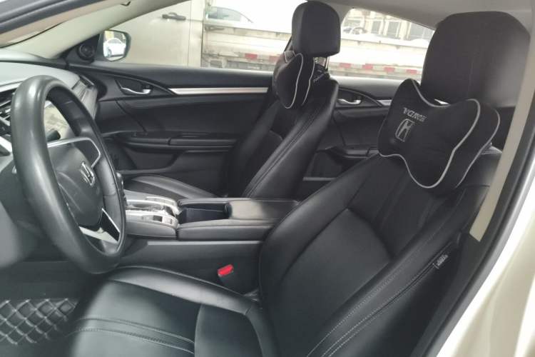 Used Honda Civic 2019 220TURBO CVT Dynamic Edition China VI Left Front Seat