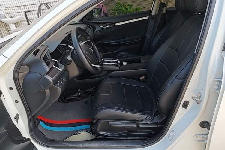 Used Honda Civic 2019 220TURBO CVT Dynamic Edition China VI Emission Standard Left Front Seat