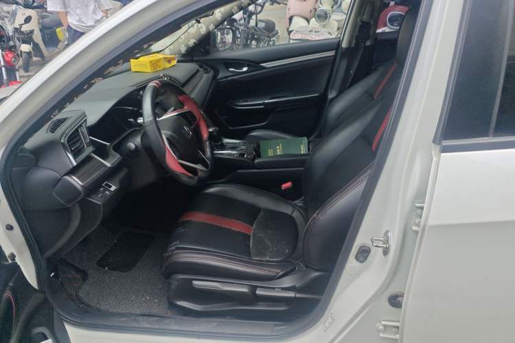 Used Honda Civic 2019 220TURBO CVT Dynamic Edition China VI Left Front Seat