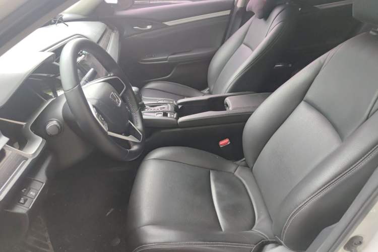 Used Honda Civic 2019 220TURBO CVT Dynamic Edition China VI Left Front Seat