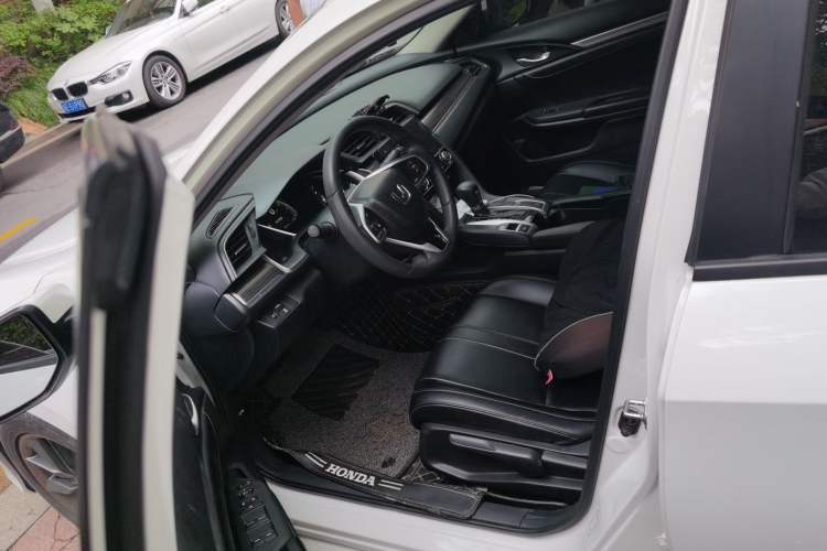 Used Honda Civic 2019 220TURBO CVT Dynamic Edition China VI Left Front Seat