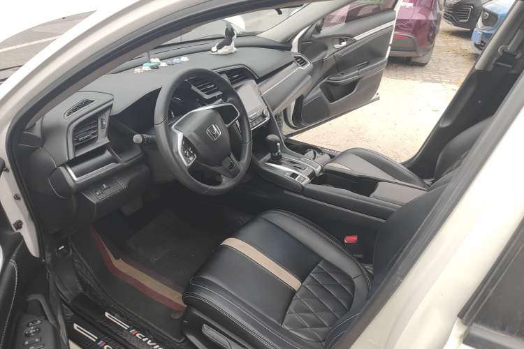 Used Honda Civic 2019 180TURBO CVT Shangdong Edition China VI Left Front Seat