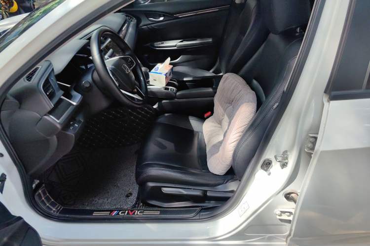 Used Honda Civic 2019 220TURBO CVT Dynamic Edition China VI Emission Standard Left Front Seat