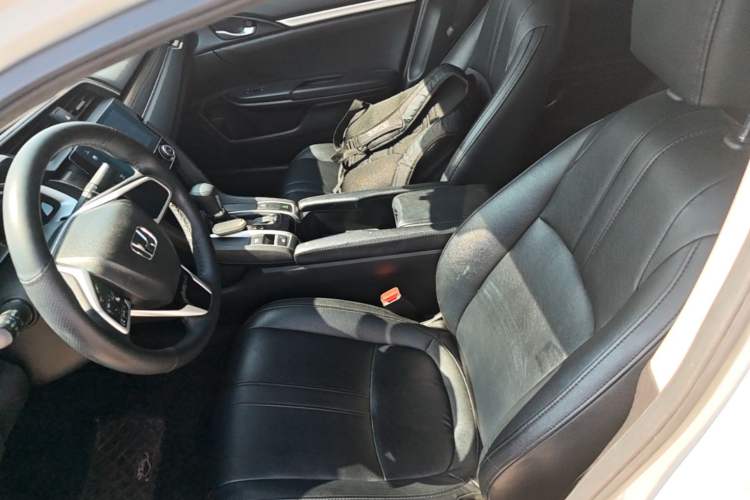 Used Honda Civic 2019 220TURBO CVT Dynamic Edition China VI Left Front Seat