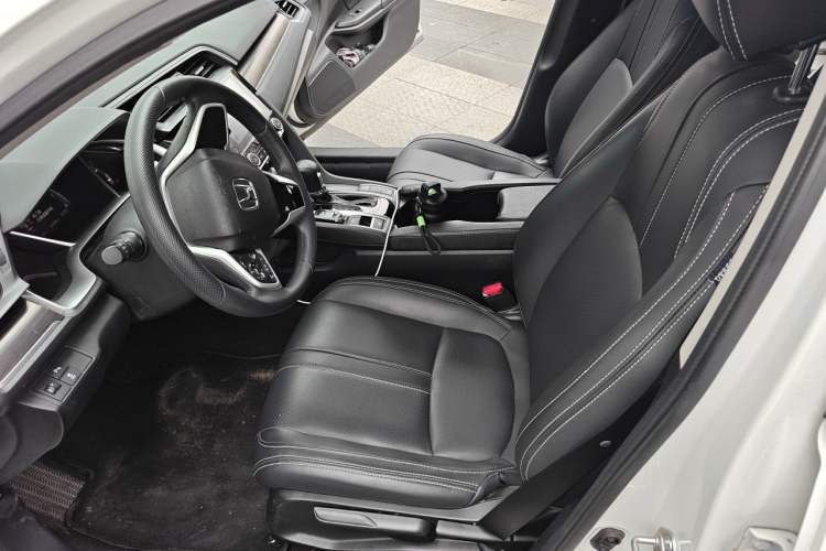 Used Honda Civic 2019 220TURBO CVT Dynamic Edition China VI Left Front Seat