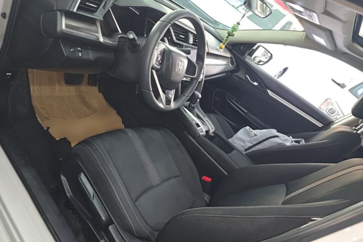 Used Honda Civic 2019 220TURBO CVT Dynamic Edition China VI Left Front Seat