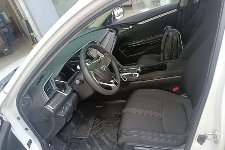 Used Honda Civic 2019 220TURBO CVT Dynamic Edition China VI Left Front Seat