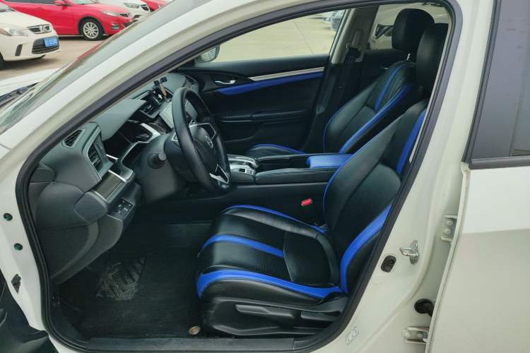 Used Honda Civic 2019 220TURBO CVT Dynamic Edition China VI Left Front Seat