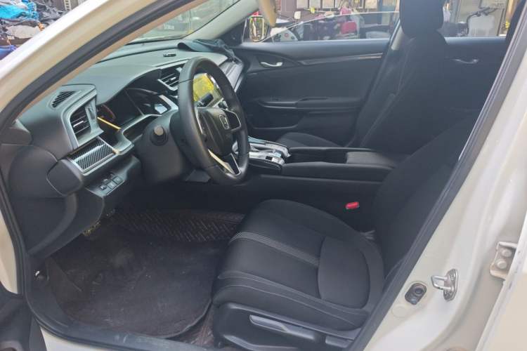 Used Honda Civic 2019 220TURBO CVT Dynamic Edition China VI Emission Standard Left Front Seat