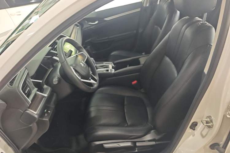 Used Honda Civic 2019 220TURBO CVT Dynamic Edition China VI Left Front Seat