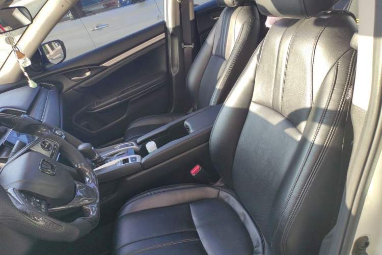 Used Honda Civic 2019 220TURBO CVT Dynamic Edition China VI Left Front Seat