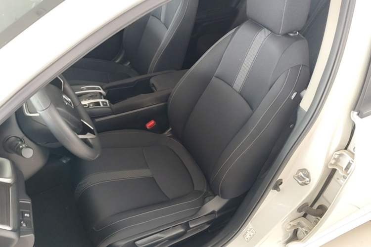 Used Honda Civic 2019 220TURBO CVT Dynamic Edition China VI Left Front Seat