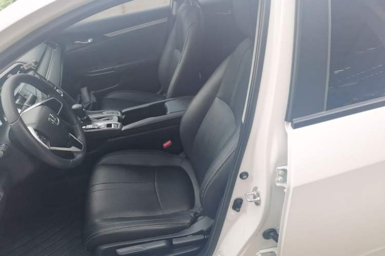Used Honda Civic 2019 220TURBO CVT Dynamic Edition China VI Left Front Seat