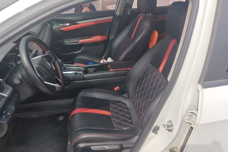 Used Honda Civic 2019 220TURBO CVT Dynamic Edition China VI Emission Standard Left Front Seat