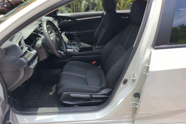 Used Honda Civic 2019 220TURBO CVT Dynamic Edition China VI Emission Standard Left Front Seat