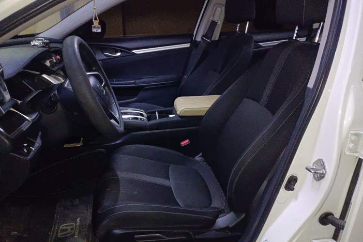 Used Honda Civic 2019 220TURBO CVT Dynamic Edition China VI Left Front Seat