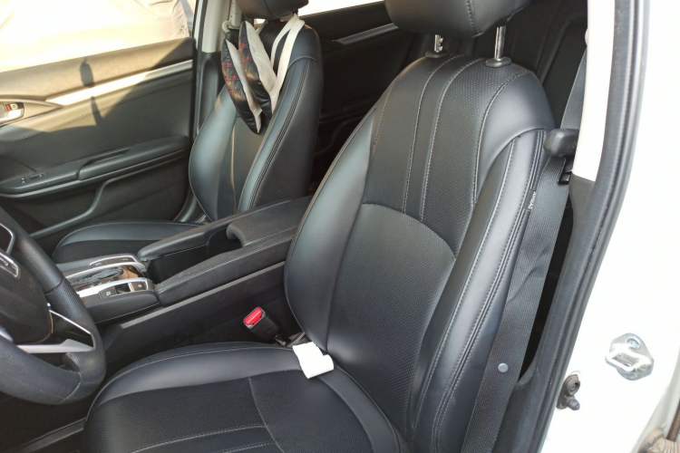 Used Honda Civic 2019 220TURBO CVT Dynamic Edition China VI Left Front Seat