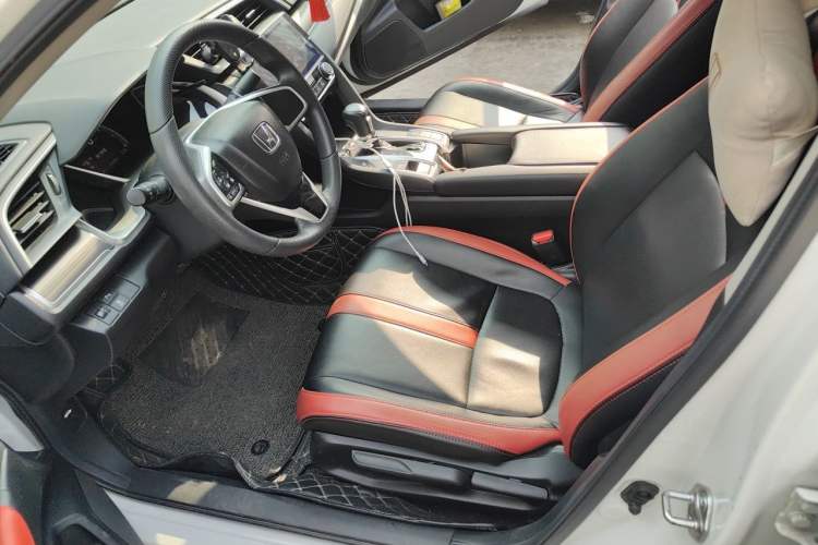 Used Honda Civic 2019 220TURBO CVT Dynamic Edition China VI Left Front Seat