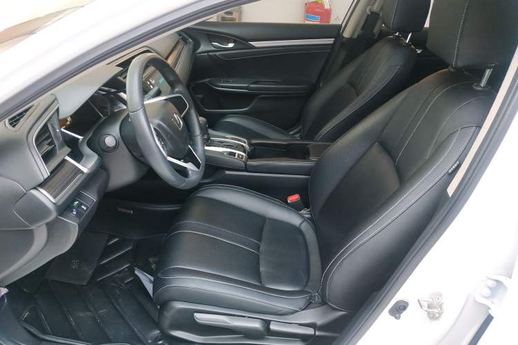 Used Honda Civic 2019 220TURBO CVT Dynamic Edition China V Left Front Seat