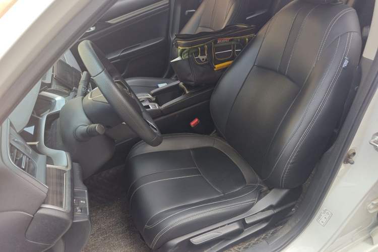 Used Honda Civic 2019 220TURBO CVT Dynamic Edition China VI Left Front Seat