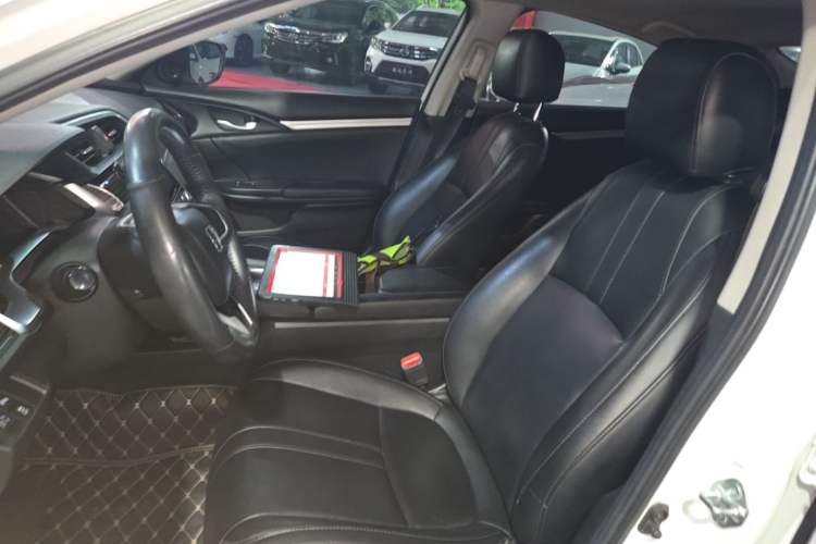 Used Honda Civic 2019 220TURBO CVT Dynamic Edition China VI Emission Standard Left Front Seat