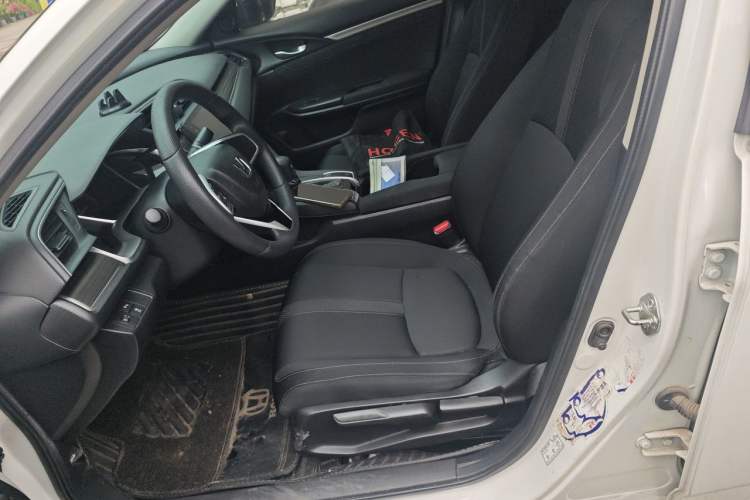 Used Honda Civic 2019 220TURBO CVT Dynamic Edition China VI Left Front Seat