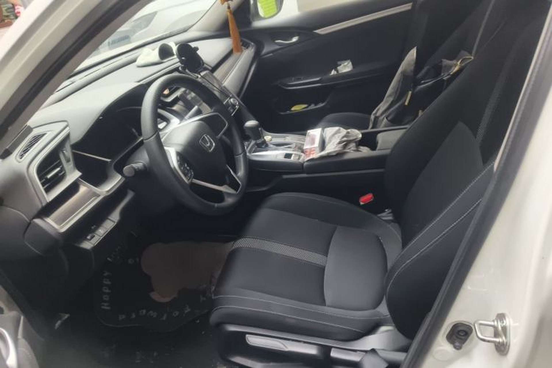 Used Honda Civic 2019 220TURBO CVT Dynamic Edition China VI Emission Standard Left Front Seat