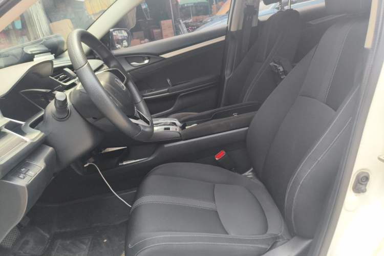 Used Honda Civic 2019 220TURBO CVT Dynamic Edition China VI Left Front Seat