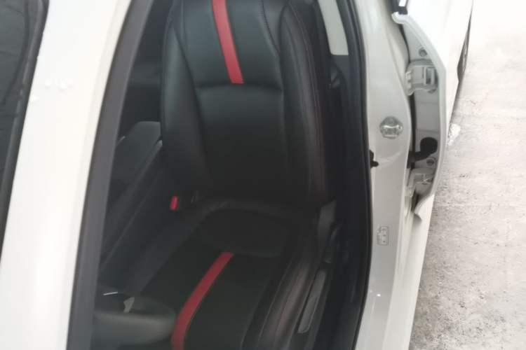 Used Honda Civic 2019 220TURBO CVT Dynamic Edition China VI Left Front Seat