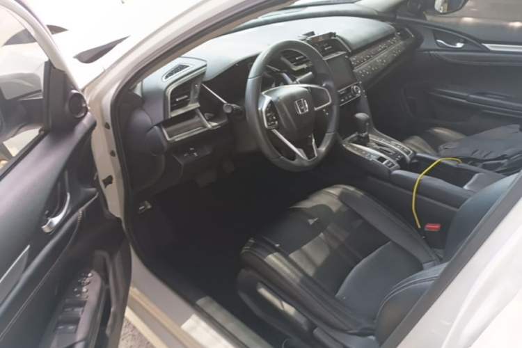 Used Honda Civic 2019 220TURBO CVT Dynamic Edition China VI Left Front Seat