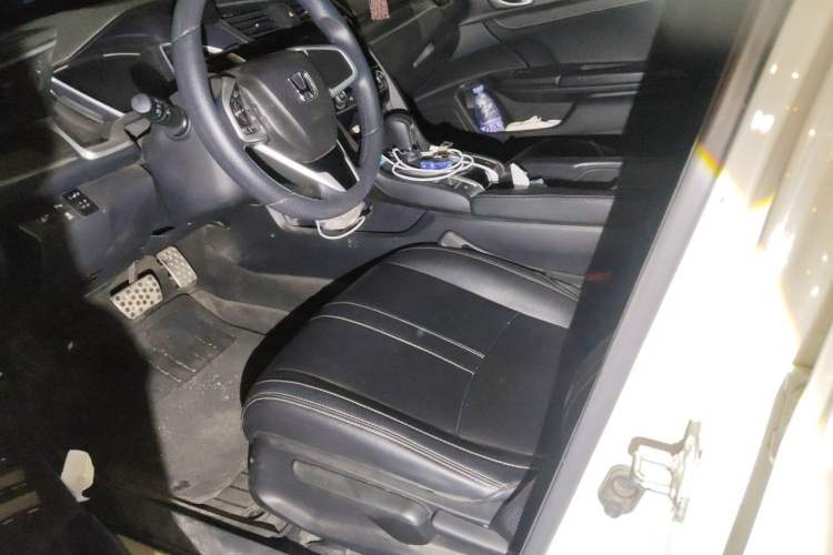 Used Honda Civic 2019 220TURBO CVT Dynamic Edition China VI Emission Standard Left Front Seat