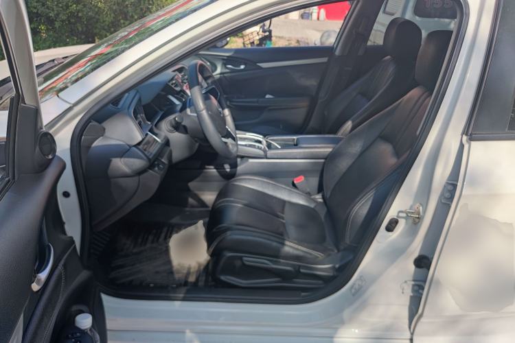 Used Honda Civic 2019 220TURBO CVT Dynamic Edition China VI Emission Standard Left Front Seat