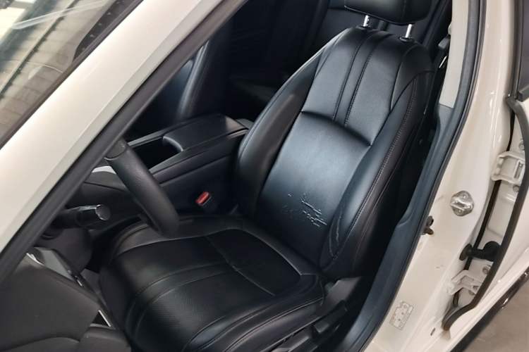 Used Honda Civic 2019 220TURBO CVT Dynamic Edition China VI Emission Standard Left Front Seat