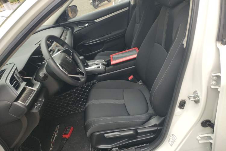 Used Honda Civic 2019 220TURBO CVT Dynamic Edition China VI Emission Standard Left Front Seat