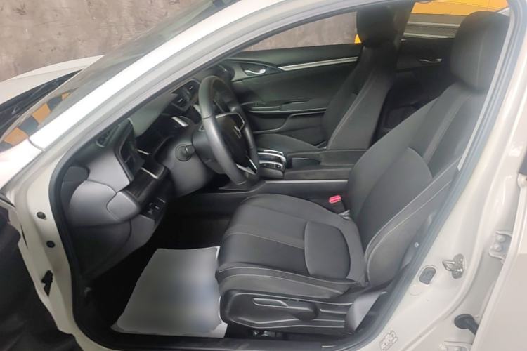 Used Honda Civic 2019 220TURBO CVT Dynamic Edition China VI Emission Standard Left Front Seat