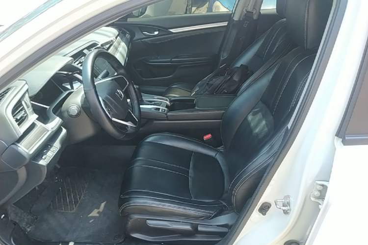 Used Honda Civic 2019 220TURBO CVT Dynamic Edition China VI Left Front Seat