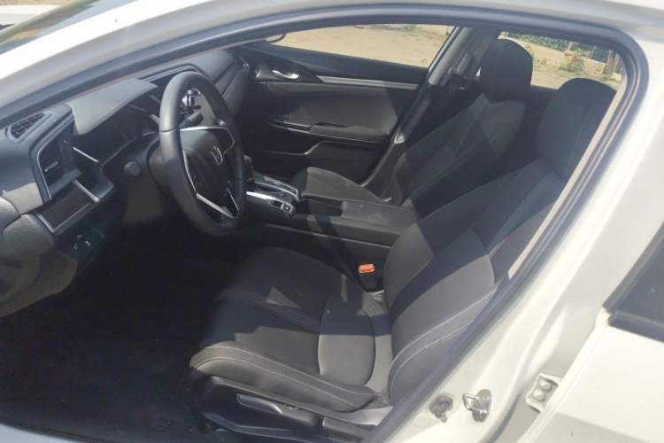 Used Honda Civic 2019 220TURBO CVT Dynamic Edition China VI Emission Standard Left Front Seat