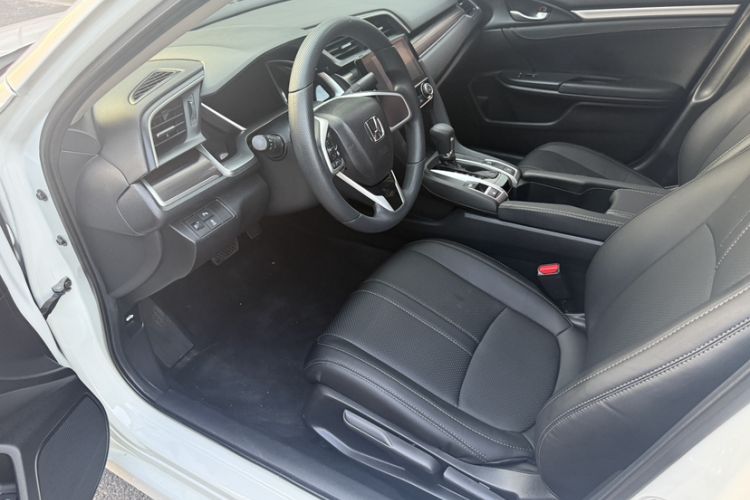 Used Honda Civic 2019 220TURBO CVT Dynamic Edition China V Left Front Seat
