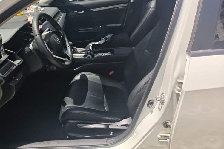 Used Honda Civic 2019 220TURBO CVT Dynamic Edition China VI Left Front Seat