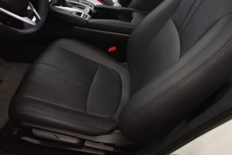 Used Honda Civic 2019 220TURBO CVT Dynamic Edition China VI Left Front Seat
