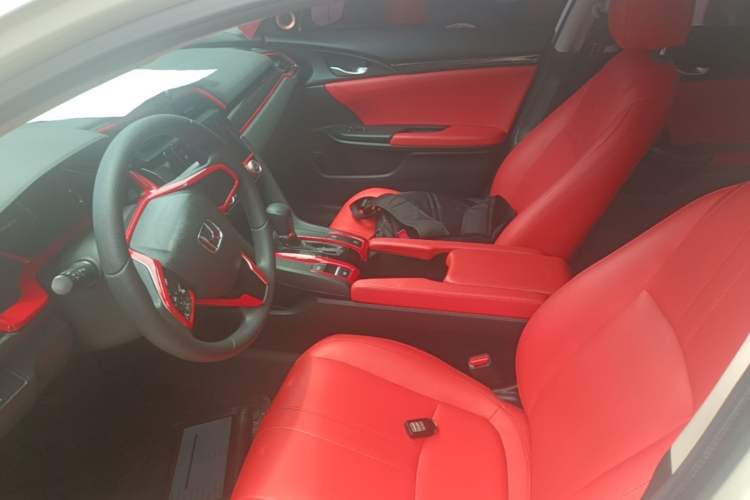 Used Honda Civic 2019 220TURBO CVT Dynamic Edition China VI Left Front Seat