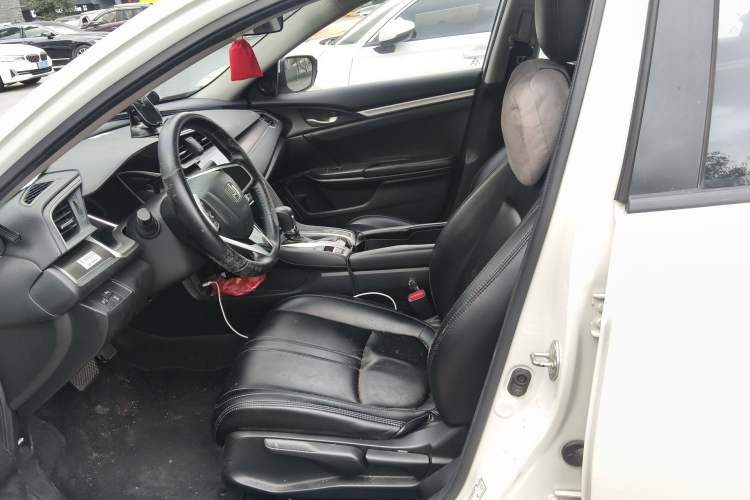 Used Honda Civic 2019 220TURBO CVT Dynamic Edition China VI Left Front Seat